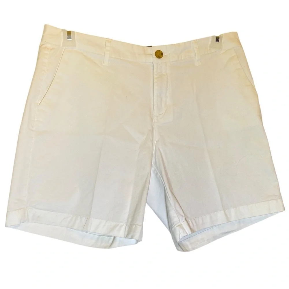 Old Navy Women's size 10 Cream color Shorts Classic Tailored Fit